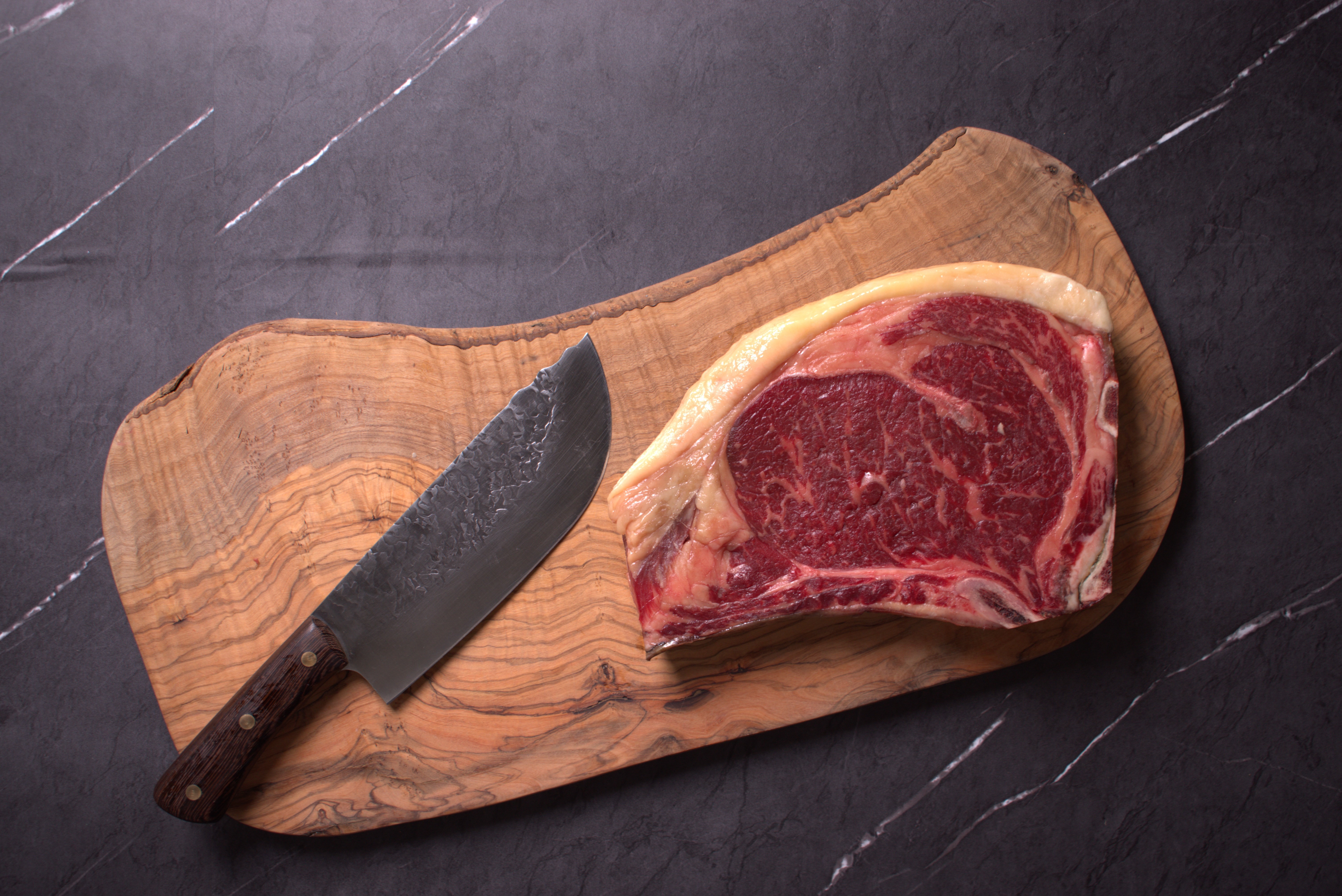 ¿Cómo elegir el corte de carne de vaca madurada perfecto? Guía experta